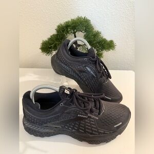 Brook Adrenaline 21 Charcoal Athletic Sneakers